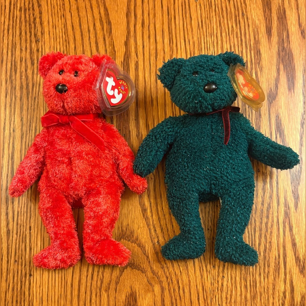 Ty Beanie Babies Set of Red “Sizzle” Bear & Green 2001 Holiday Christmas Bear